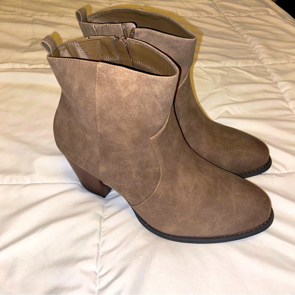 torrid Shoes - TORRID Western Faux Leather Wide Heeled Ankle Zip Booties Size 11 New!